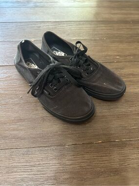 Vans Black Canvas Low-Top Sneakers 7.5 Womens/6Men